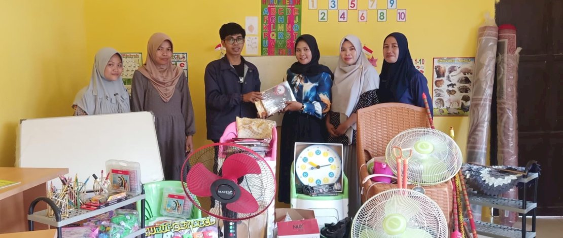 Huadi Group menyalurkan bantuan berupa mainan kepada peserta didik di PAUD KB Al-Ikhlas, Dusun Papan Loe, Desa Papan Loe, Kecamatan Pa'jukukang, Kabupaten Bantaeng, Kamis, 14 Maret 2024. Huadi Group menyalurkan bantuan berupa mainan kepada peserta didik di PAUD KB Al-Ikhlas, Dusun Papan Loe, Desa Papan Loe, Kecamatan Pa'jukukang, Kabupaten Bantaeng, Kamis, 14 Maret 2024.