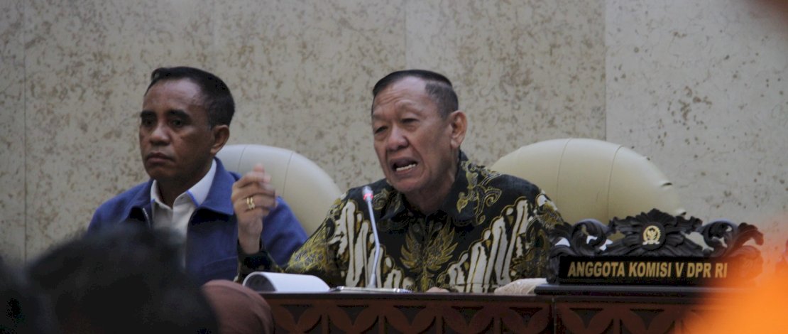 Anggota Komisi V DPR RI, Hamka B Kady, saat Rapat Dengar Pendapat (RDP) bersama Basarnas dan BMKG di Gedung DPR RI, Jakarta, Kamis, 14 Maret 2024. 