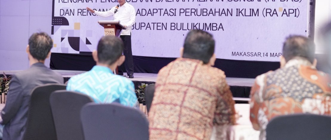 Pelaksana Harian Sekretaris Daerah Provinsi Sulawesi Selatan, Andi Muhammad Arsjad membuka acara Diseminasi Rencana Pengelolaan Daerah Aliran Sungai (RPDAS) dan Rencana Aksi Adaptasi Perubahan Iklim (RA API) Kabupaten Bulukumba, di Hotel Four Points by Sheraton, Kamis, 14 Maret 2024. Pelaksana Harian Sekretaris Daerah Provinsi Sulawesi Selatan, Andi Muhammad Arsjad membuka acara Diseminasi Rencana Pengelolaan Daerah Aliran Sungai (RPDAS) dan Rencana Aksi Adaptasi Perubahan Iklim (RA API) Kabupaten Bulukumba, di Hotel Four Points by Sheraton, Kamis, 14 Maret 2024.