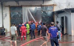 Gudang Grosir di Makassar Terbakar, Kerugian Capai Rp20 Miliar