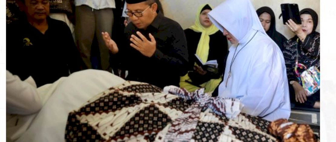 Danny Pomanto Melayat ke Rumah Duka Donny Kesuma, Sahabatnya Sejak Remaja Danny Pomanto Melayat ke Rumah Duka Donny Kesuma, Sahabatnya Sejak Remaja