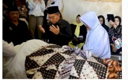 Danny Pomanto Melayat ke Rumah Duka Donny Kesuma, Sahabatnya Sejak Remaja