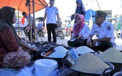 Pastikan Ketersediaan Bahan Pokok di Bulan Ramadan, Pj Bupati Takalar Sidak Pasar