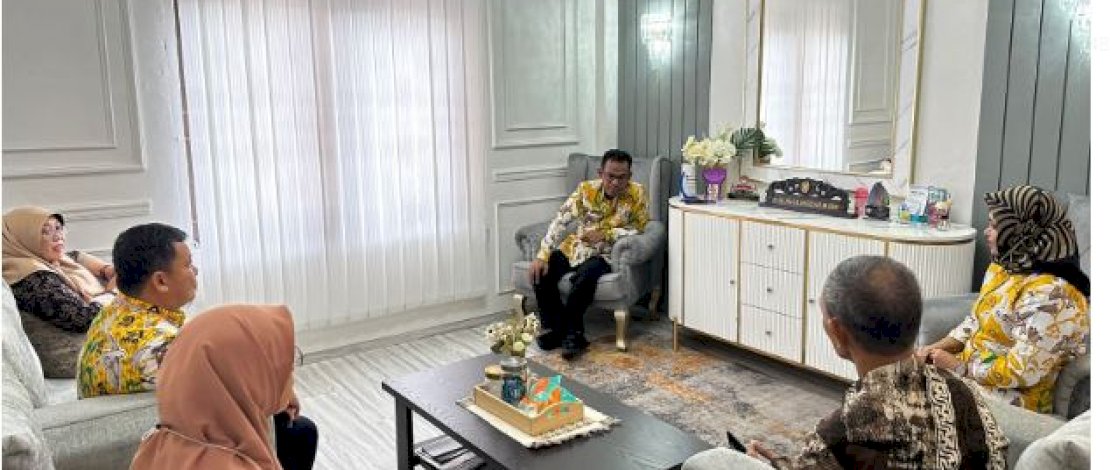 Pj Bupati Takalar Pimpin Rapat Terbatas Penguatan Layanan Primer dan Rujukan Pj Bupati Takalar Pimpin Rapat Terbatas Penguatan Layanan Primer dan Rujukan