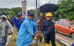 Revitalisasi Lapangan Karebosi, Dispora dan DLH Tanam 2020 Pohon