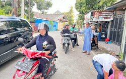 Jumat Berkah Ramadan, Benteng Kupa Group Bagikan Makanan Buka Puasa ke Pengguna Jalan