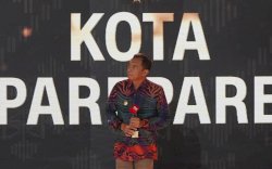 Pj Wali Kota Akbar Ali Dianugerahi Penghargaan CNN Indonesia Award 2024