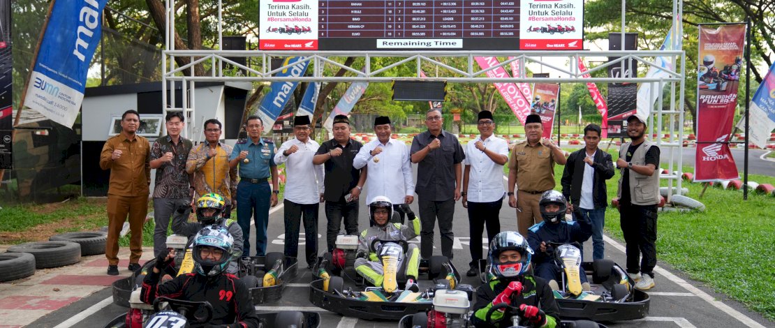 Event balap Go-Kart pertama yang digelar di Provinsi Sulawesi Selatan (Sulsel) memperebutkan Piala Gubernur dan hadiah uang tunai.