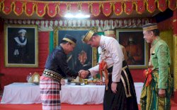 Pemkab Gowa Anugerahi Kajati Sulsel Gelar Adat I Mannuntungi Daeng Mattola 