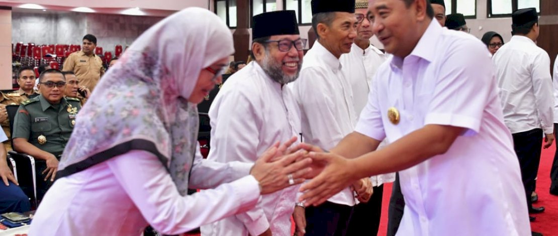 Penjabat Gubernur Sulsel, Bahtiar Baharuddin melantik Keanggotaan Forum Kerukunan Umat Beragama (FKUB) Provinsi Sulsel 2024-2029, di Ruang Pola Kantor Gubernur, Selasa, 26 Maret 2024. Penjabat Gubernur Sulsel, Bahtiar Baharuddin melantik Keanggotaan Forum Kerukunan Umat Beragama (FKUB) Provinsi Sulsel 2024-2029, di Ruang Pola Kantor Gubernur, Selasa, 26 Maret 2024.