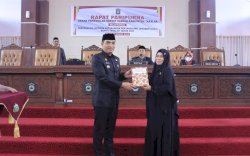 Sekda Takalar Wakili Pj Bupati Serahkan LKPJ Tahun 2023 pada Rapat Paripurna DPRD