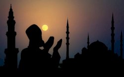 Doa Malam Lailatul Qadar Lengkap dengan Terjemahannya 