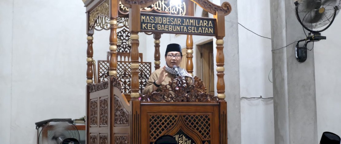 Wabup Suaib Mansur di sela pelaksanaan salat tarawih di Masjid Besar Jami Lara, Kecamatan Baebunta Selatan, Minggu, 31 Maret 2024, atau malam ke-21 Ramadan. Wabup Suaib Mansur di sela pelaksanaan salat tarawih di Masjid Besar Jami Lara, Kecamatan Baebunta Selatan, Minggu, 31 Maret 2024, atau malam ke-21 Ramadan.
