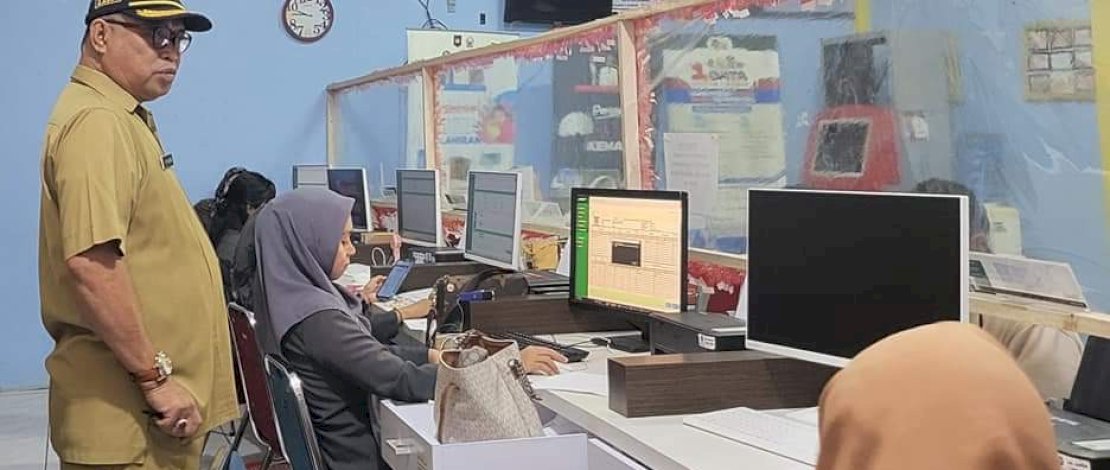 Kadis Dukcapil Lutra Ingatkan Bawa KTP Saat Mudik Lebaran 2024 Kadis Dukcapil Lutra Ingatkan Bawa KTP Saat Mudik Lebaran 2024
