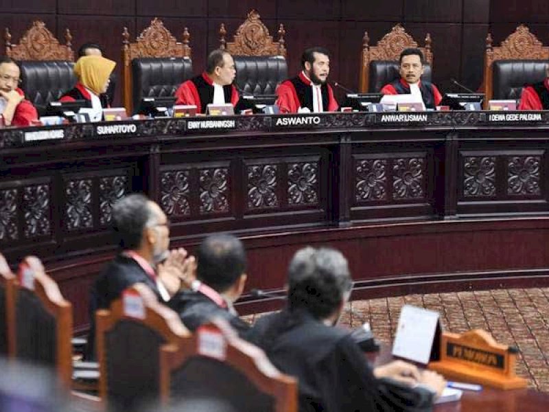 Tegur Ketua KPU Saat Sidang Sengketa Pilpres, Ketua MK: Pak Hasyim Tidur Ya? 