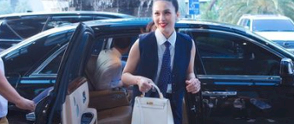 Mobil Rolls Royce Hadiah Ultah Sandra Dewi dari Harvey, Disita Kejagung