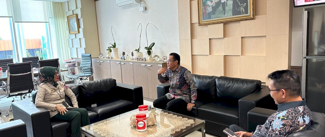 Pj Bupati Takalar, Setiawan Aswad, melakukan audiensi dan kunjungan kerja ke Kantor Pusat Badan Nasional Penanggulangan Bencana (BNPB), di Jalan Pramuka, Jakarta Timur, Kamis, 4 April 2024.