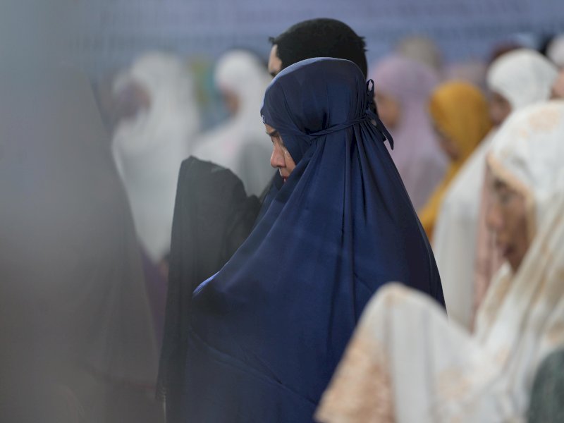 Ketua TP PKK  Berbaur dengan Warga, I'tikaf di Masjid Kubah 99