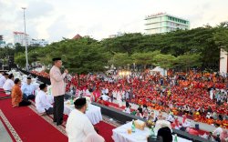 Buka Puasa Bersama, Danny Pomanto Berbagi Keberkahan dengan Satgas Kebersihan