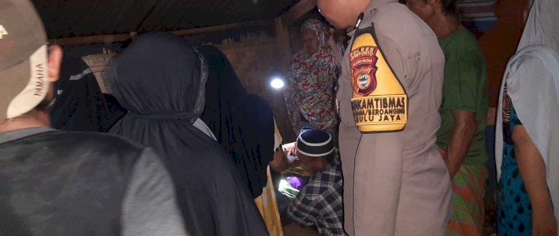 Seorang warga ditemukan sudah tidak bernyawa di kebun di Kampung Bonto-Bonto, Desa Beroangin, Kecamatan Bangkala Barat, Kabupaten Jeneponto.