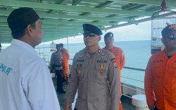 Tim SAR Brimob Bone - Basarnas Laksanakan Patroli Sasar Pelabuhan Bajoe