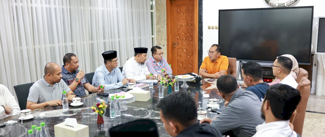Wali Kota Makassar Moh Ramdhan Pomanto menggelar rapat finalisasi agenda Festival Pawai Obor dan Takbiran menyambut kemenangan Hari Raya Idulfitri 1445 H. Wali Kota Makassar Moh Ramdhan Pomanto menggelar rapat finalisasi agenda Festival Pawai Obor dan Takbiran menyambut kemenangan Hari Raya Idulfitri 1445 H.