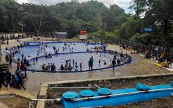 Libur Lebaran,  Permandian Air Panas Lejja Soppeng Diserbu Pengunjung