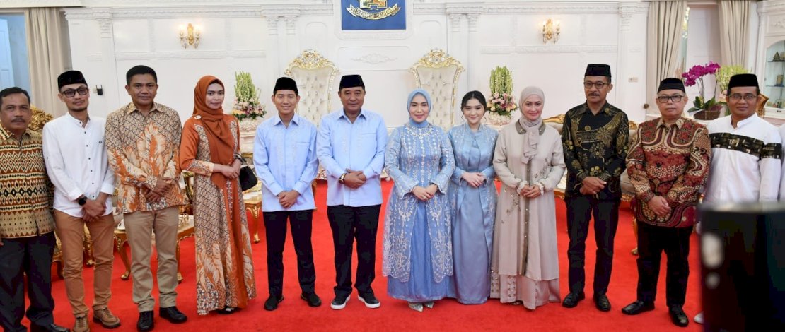 Bupati Luwu Utara Indah Putri Indriani turut hadir dalam open house Pj Gubernur Sulsel Bahtiar Baharuddin, di Rumah Jabatan Gubernur, Kamis, 11 April 2024. Bupati Luwu Utara Indah Putri Indriani turut hadir dalam open house Pj Gubernur Sulsel Bahtiar Baharuddin, di Rumah Jabatan Gubernur, Kamis, 11 April 2024.