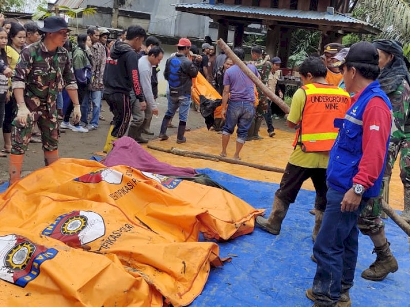 18 Meninggal Tertimbun Longsor di Toraja, Pj Gubernur: Kita Gerakkan Semua Potensi Berikan Bantuan dan Evakuasi