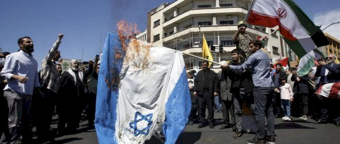 Iran Ancam akan Hancurkan Israel Jika Serangan Tak Dihentikan