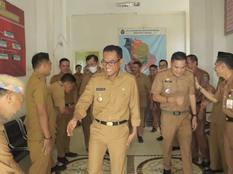 Hari Pertama Masuk Kantor Pasca Lebaran, Pj Bupati Takalar Sidak ke Sejumlah Kantor Pelayanan