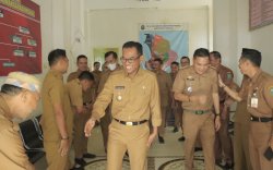 Hari Pertama Masuk Kantor Pasca Lebaran, Pj Bupati Takalar Sidak ke Sejumlah Kantor Pelayanan