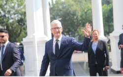 CEO Apple Tim Cook Temui Jokowi di Istana Bahas Rencana Investasi