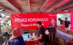 Telkomsel Salurkan Bantuan CSR Logistik serta Layanan Telepon dan Wifi Gratis di Lokasi Longsor Toraja