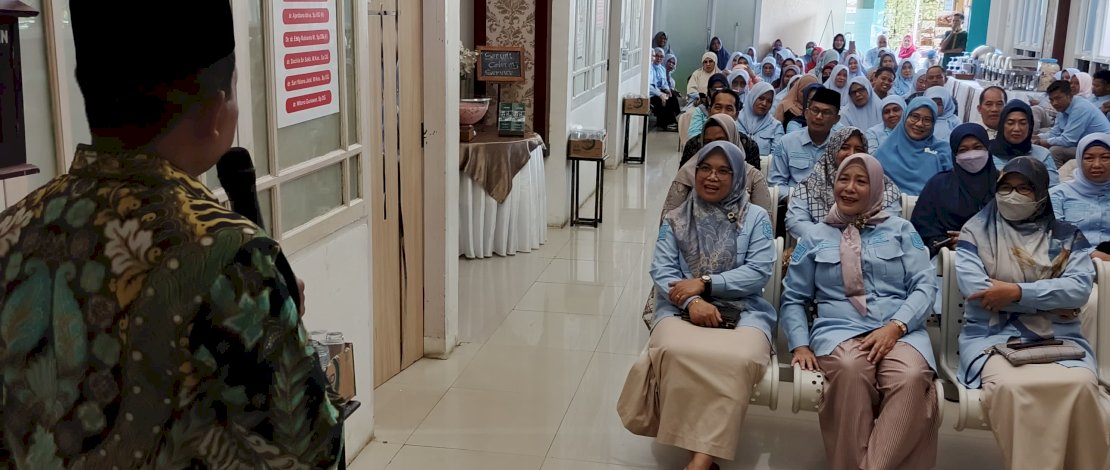 Manajemen RSUD Haji Makassar menggelar Halal Bihalal, di Area Poliklinik, Kamis, 18 April 2024. Manajemen RSUD Haji Makassar menggelar Halal Bihalal, di Area Poliklinik, Kamis, 18 April 2024.