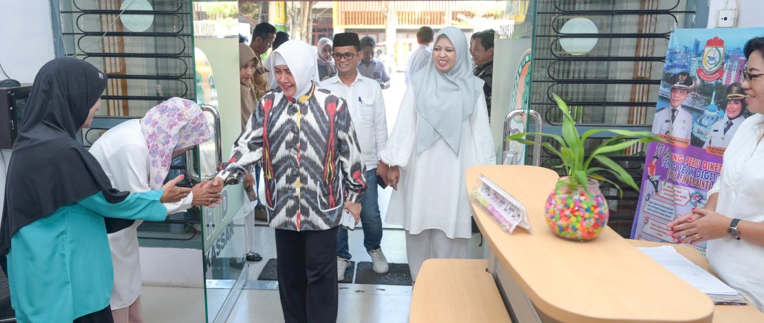 Ketua TP PKK Kota Makassar Pacu Semangat DLH Wujudkan Kota Makassar yang Bersih dan Sehat