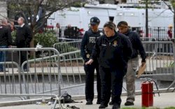 Seorang Pria Nekat Bakar Diri di Depan Gedung Persidangan Donald Trump