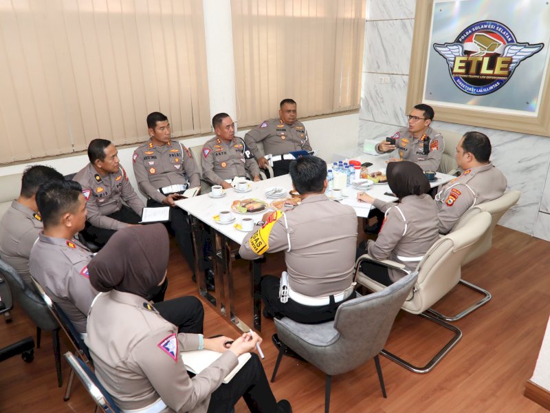 Atasi Macet Parah di Kappang, Kapolda Sulsel Perintahkan Bentuk Satgas Bersama