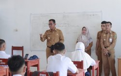 Pj Bupati Pantau Ujian Sekolah di SMP Negeri 1 Takalar