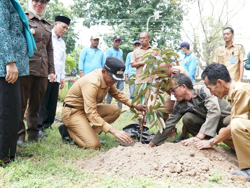 Hari Bumi Sedunia, Pj Bupati Takalar dan Forkopimda Lakukan Penanaman Pohon