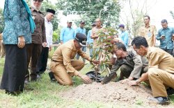 Hari Bumi Sedunia, Pj Bupati Takalar dan Forkopimda Lakukan Penanaman Pohon