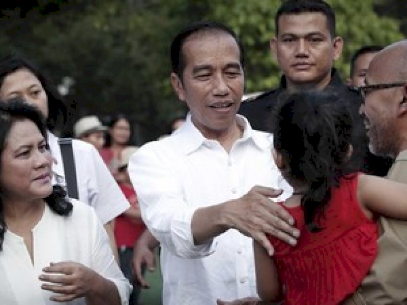 Jokowi Bagi-bagi Sepeda ke Pelajar yang Hafal Pancasila di Sulbar