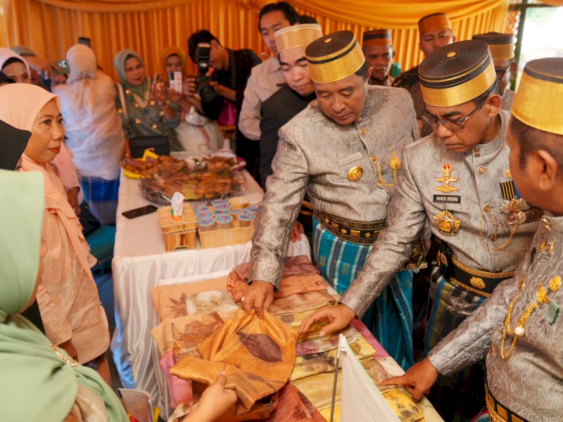 Meriahkan HUT Soppeng, Pj Gubernur Bahtiar Apresiasi Pelaksanaan Pameran Pembangunan
