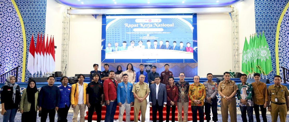 Pelantikan dan Rapat Kerja Badan Eksekutif Mahasiswa (BEM) PTMAI di Universitas Muhammadiyah (Unismuh) Makassar, Selasa, 23 April 2024.
