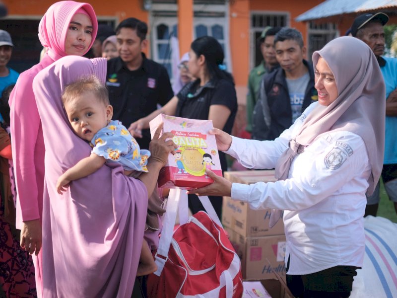 Bupati Indah Salurkan Ribuan Paket Bantuan untuk Warga Terdampak Banjir