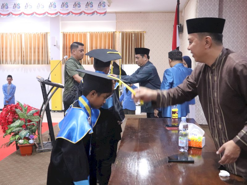 Wisuda Santri LPPTK BKPRMI, Bupati Basli Ali Bocorkan Kiat Sukses BJ Habibie