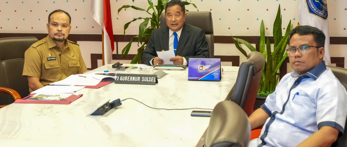 Penjabat Gubernur Sulsel Bahtiar Baharuddin membuka Musrenbang yang mengusung tema Konsolidasi Transformasi Menuju Sulawesi Selatan yang Mandiri, Maju dan Berkelanjutan dalam Ekosistem Ekonomi Hijau dan Biru, secara daring, Selasa, 30 April 2024.