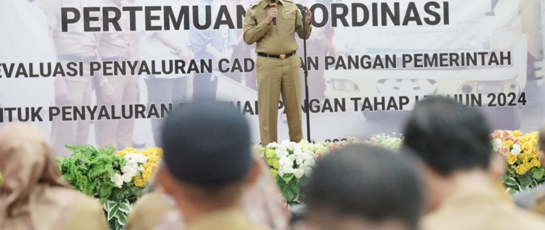 Pertemuan Koordinasi Evaluasi Penyaluran Bantuan Cadangan Pangan Pemerintah Untuk Penyaluran Bantuan Pangan Tahap I Tahun 2024, di Baruga Lappo Ase, Kantor Perum Bulog Sulawesi Selatan dan Sulawesi Barat, Selasa, 30 April 2024.