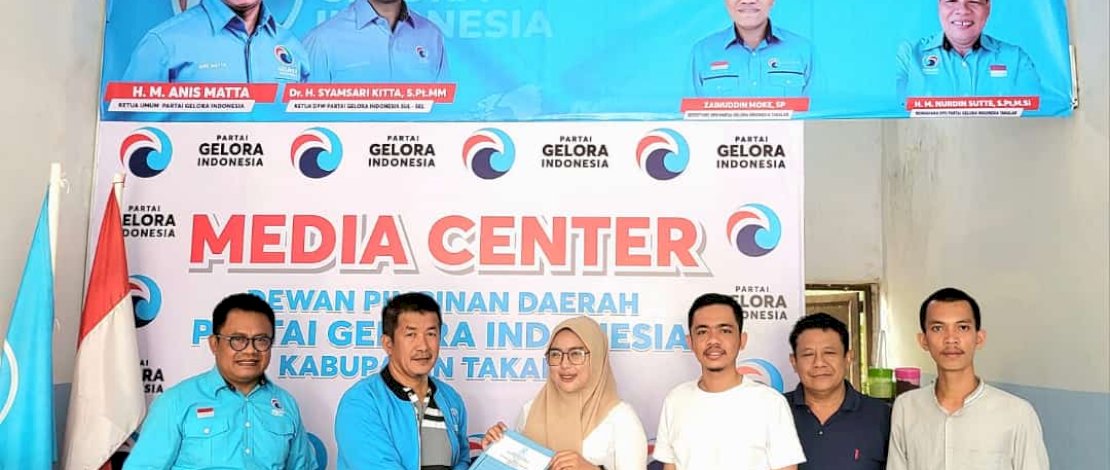 Legislator PAN Kabupaten Takalar, Nurazysyamz Rani, melalui perwakilannya Nur Indah Sari, menjadi pendaftar pertama di Partai Gelora Takalar, hari ini, Rabu, 1 Mei 2024. Legislator PAN Kabupaten Takalar, Nurazysyamz Rani, melalui perwakilannya Nur Indah Sari, menjadi pendaftar pertama di Partai Gelora Takalar, hari ini, Rabu, 1 Mei 2024.