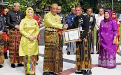Peringatan Hardiknas Tingkat Provinsi Sulsel Bertabur Penghargaan